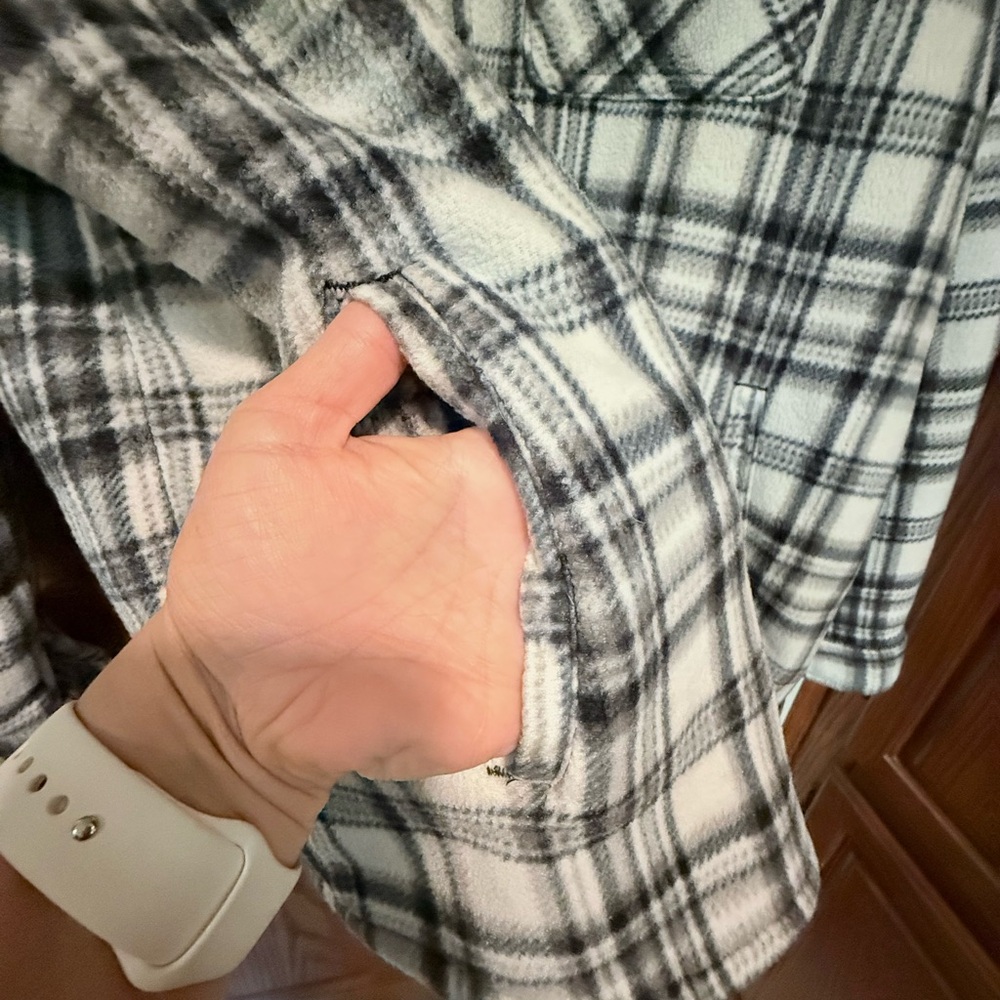 SAGE Collective Sherpa-Lined Plaid Jacket - Picture 5 of 5